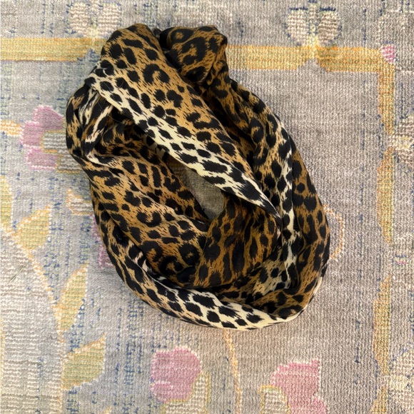 Leopard Animal Print Circle Scarf - Picture 1 of 4